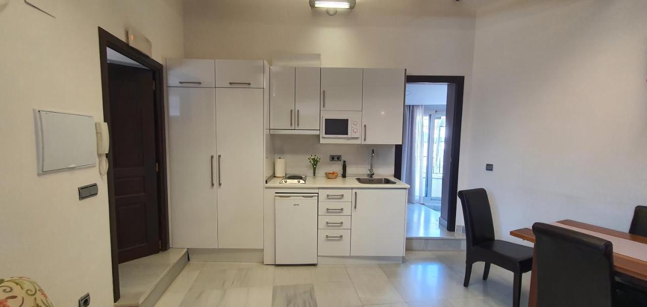 Apartamentos Torre De La Mezquita Cordoba Luaran gambar